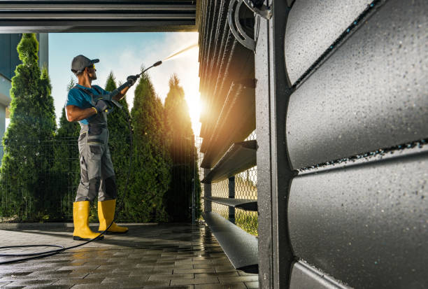 Professional Pressure washing in East Bakersfield, CA